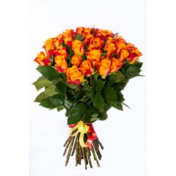 Fascio di 30 rose arancio