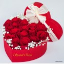 Roi 2 -grand Coeur de roses et d'orchidées vertes