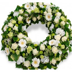 Corona medio di rose bianche e fiori bianchi di stagione