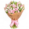 Tulipani rosa e tulipani bianchi