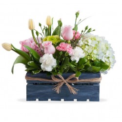 Mix of wooden flowers