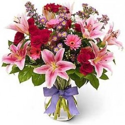 Ramo de flores en tonos de rosa 
