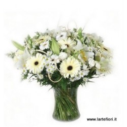 Frumoasa Combinatie de flori Albe