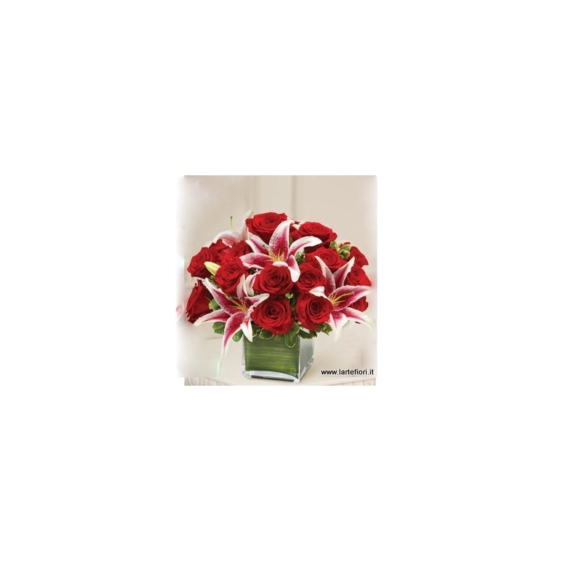  San Valentino13 - Bouquet rosso e gigli rosa in cubo di vetro