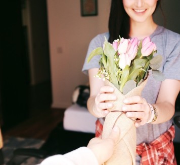 Ordinare fiori online: un regalo a prova di galateo
