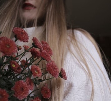 Perché regalare i fiori ad una donna è una buona idea